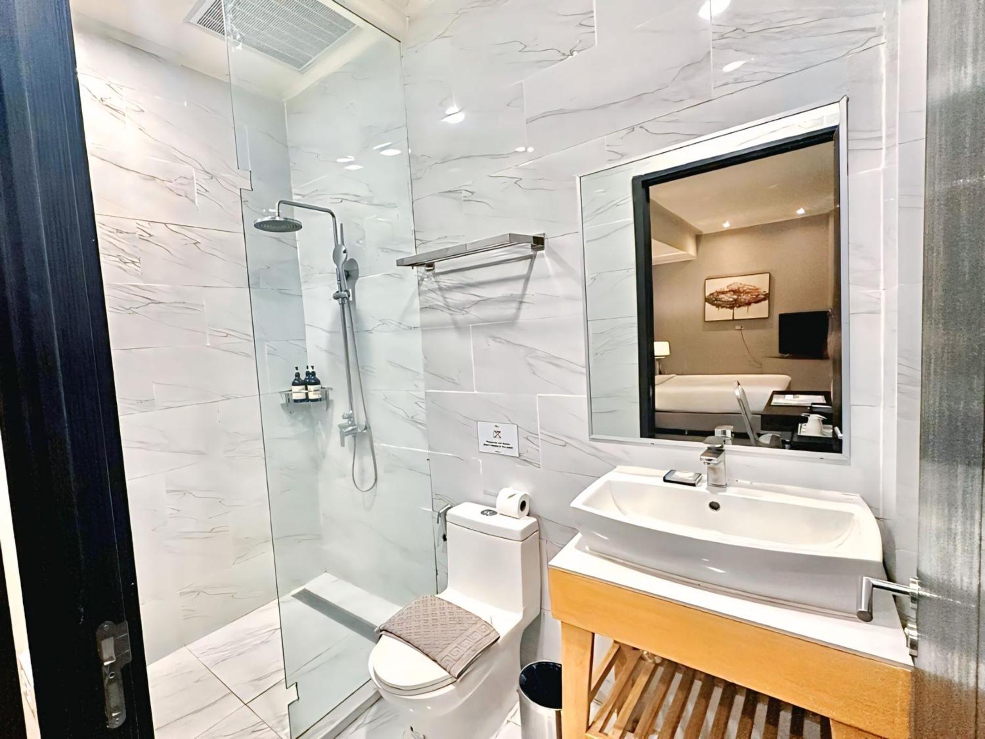 Hotel Le Charme - Subic 4*